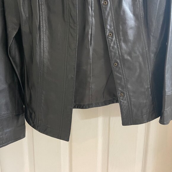 Women's Modern Style Leather Jacket - Picture 3 of 4